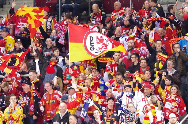 DEG Fans, , „Für den Eishockey Sport in Deutschland kann man sich nur wünschen, dass immer mehr Eisflächen entstehen“